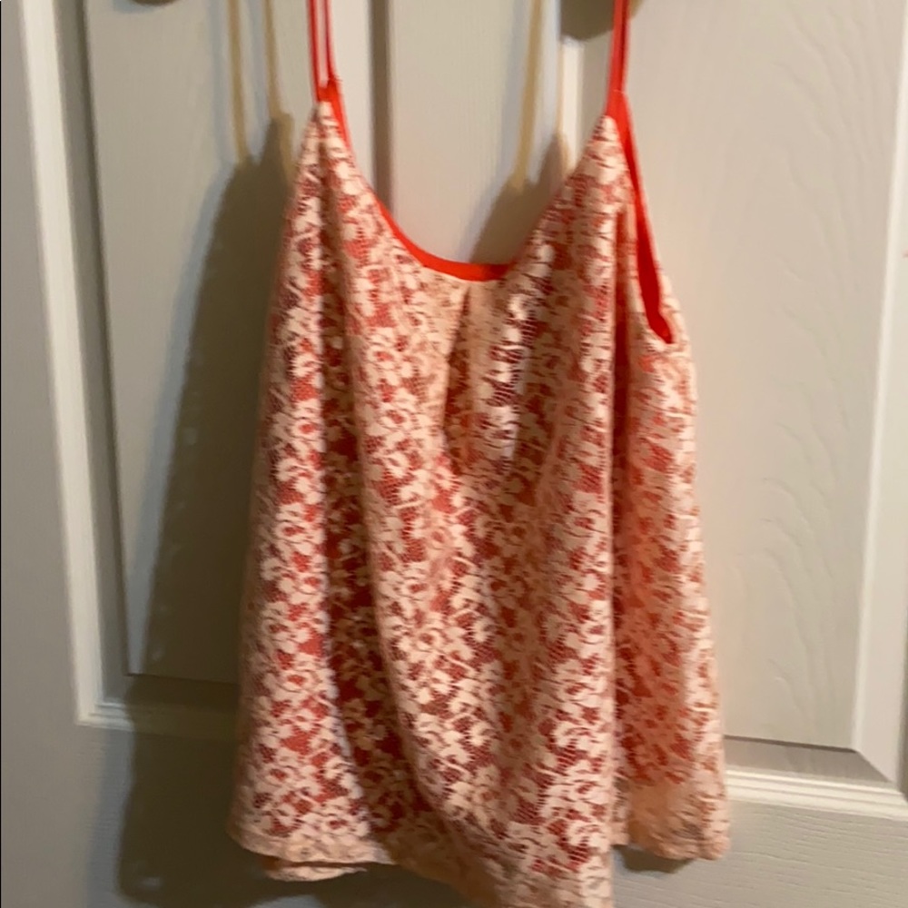 Lace swing tank